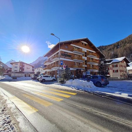 Hotel Krone - Only Bed & Breakfast Саас-Грунд Экстерьер фото